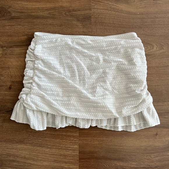 White Ruffle Mini Skirt - Picture 1 of 3
